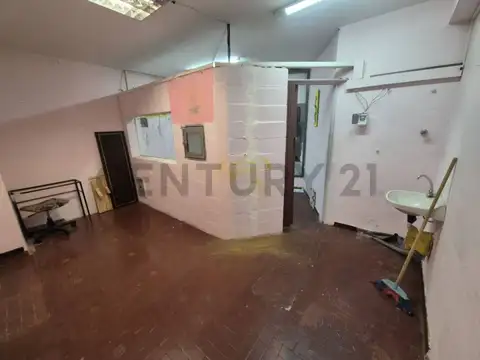 Local en venta en galería Av Corrientes y Scalabrini Orti