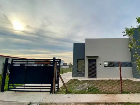 VENTA / PERMUTA CASA DE 2 DORMITORIOS FUNES NORTE