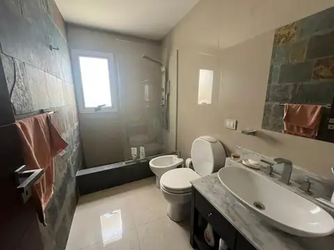 CASA CON PILETA ALQUILER FEBRERO - MARZO