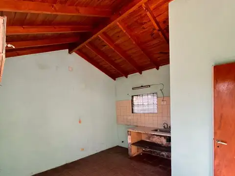 Casa 2 ambientes con 1 baño