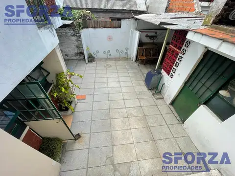 Casa 5 ambientes con 2 baños