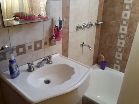 Hermoso 3 amb, con balcon y cochera