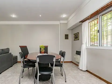 Depto Tipo Casa en Venta de 5 ambientes