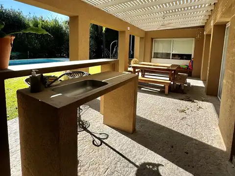 Casa en Venta con 1 cochera
