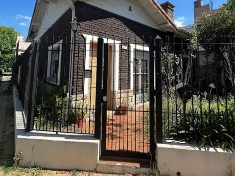 Casa 4 ambientes en venta con garage patio parrilla