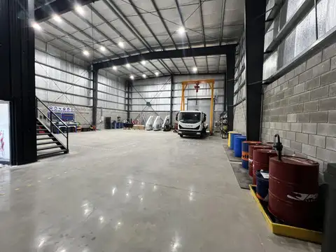 Galpon en Alquiler 38  mts Fondo