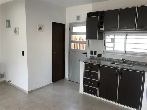 Depto Tipo Casa en Alquiler en La Lucila del Mar, $ 770.000