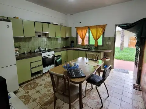 Casa 3 ambientes con 1 baño