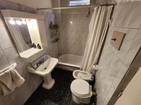 Depto Tipo Casa en Venta en Flores, USD 79.000