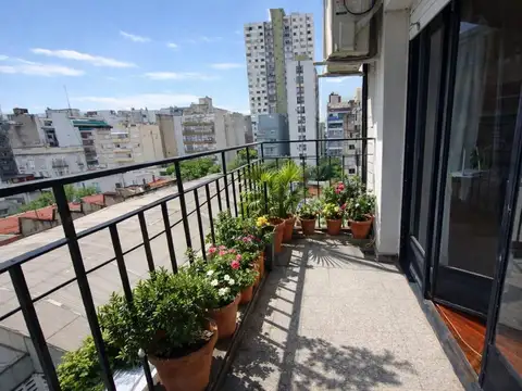 VENTA DEPARTAMENTO 4 AMBIENTES BALCON CONTRAFRENTE VISTA LIBRE - APTO CREDITO - BALVANERA - PERMUTA
