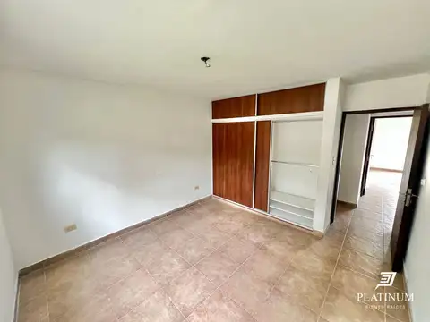 Casa 6 ambientes con 3 baños