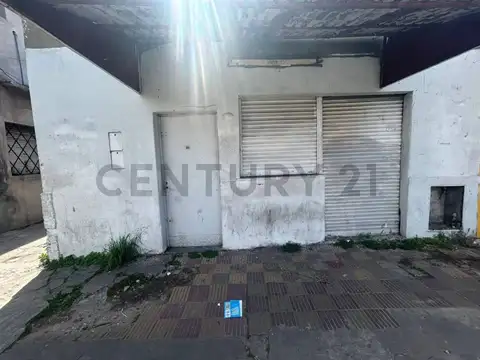 Casa en venta a reciclar - Lanús