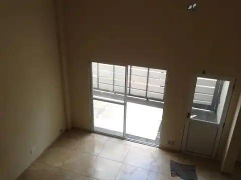 Casa 8 ambientes con 3 baños