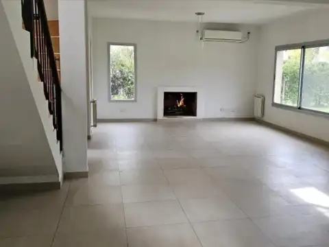 Casa en Alquiler de 4 dormitorios