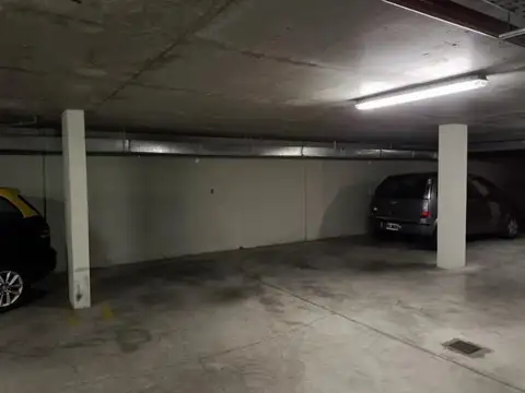 Avellaneda 400 Caballito Cochera U$18.000