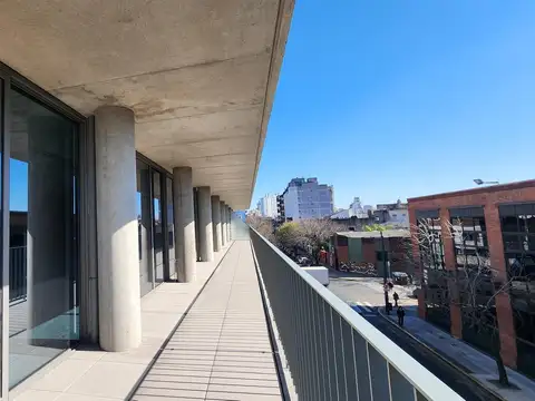 Oficina en Alquiler con 2 cocheras