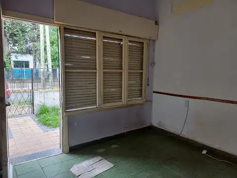 Casa en Alquiler en Villa Luzuriaga, $ 600.000