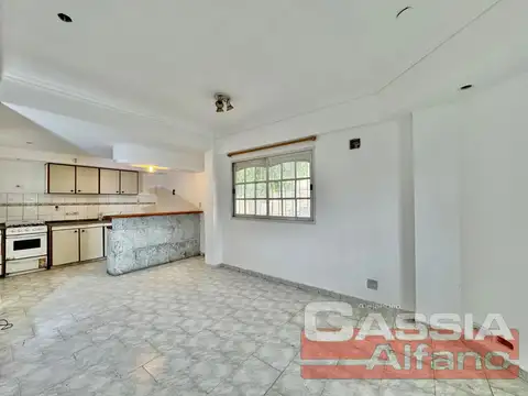 Depto Tipo Casa en Venta en Lanus Oeste, USD 144.000