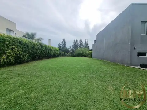 Terreno / Lote en venta de 550m2 ubicado en Los Olivares