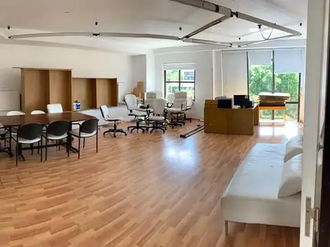 Oficina en Venta con 1 cochera