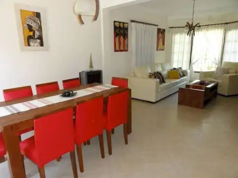 Casa en Venta con 1 cochera