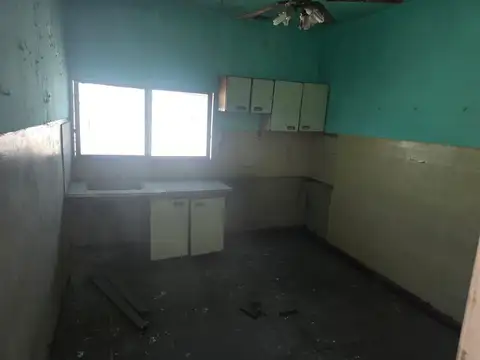 Local en Venta en Isidro Casanova, USD 480.000