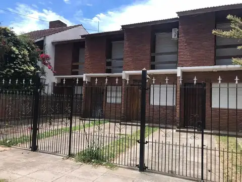 Casa en venta - 3 Dormitorios 3 Baños - San Bernardo del Tuyú