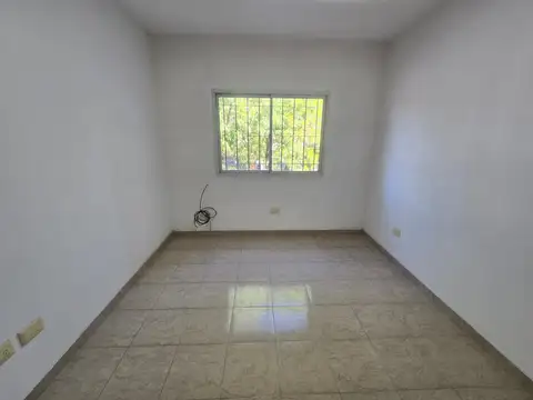 Departamento dos ambientes con balcón