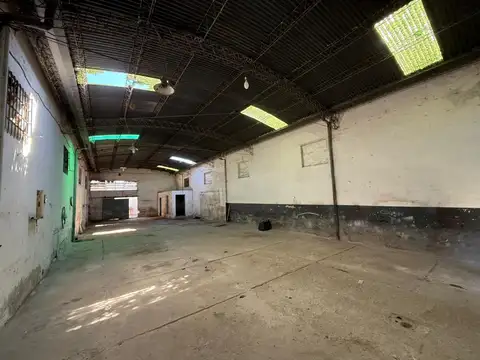 Galpon en Venta 8  mts Frente