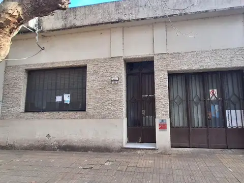 VENTA CASA 4 AMBIENTES SAN MARTIN CENTRO