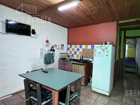 Casa al Frente   Dos Departamentos  - Colón