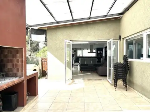 Casa 4 ambientes con 3 baños