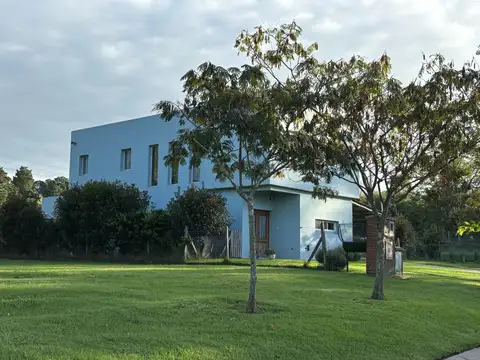 Casa en Alquiler Temporal en Pilar del Este - Santa Guadalupe, USD 3.300