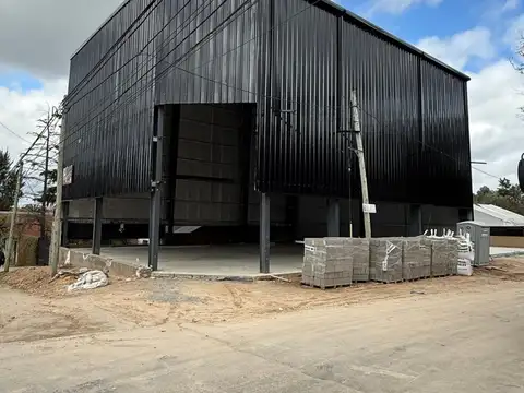 Alquiler galpón Benavidez centro