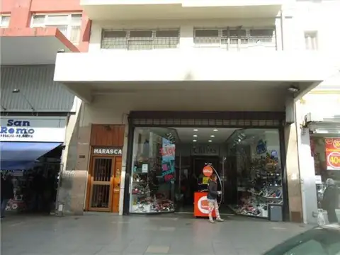 Avenida Pedro Luro e/ Salta y Avenida Independencia al 3200