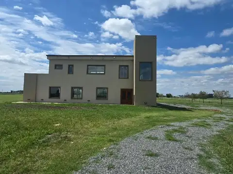 Casa en Venta en Chacras de la Trinidad, USD 440.000