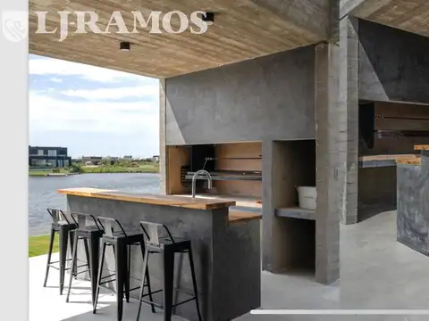 Casa 6 ambientes con 3 baños