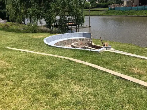 Casa en Venta con 3 cocheras