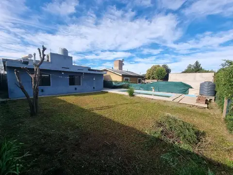 Casa 4 ambientes con 2 baños