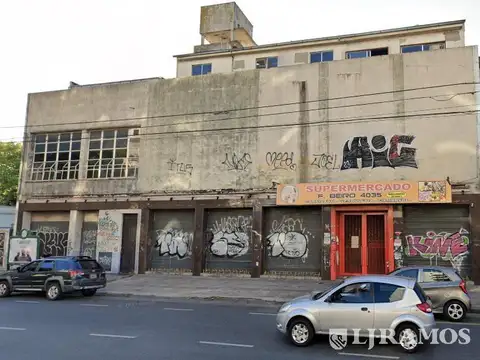 Importante inmueble en alquiler sobre Av Beiró