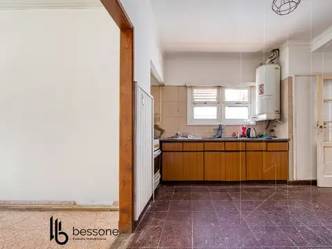 Casa en Venta con 3 cocheras