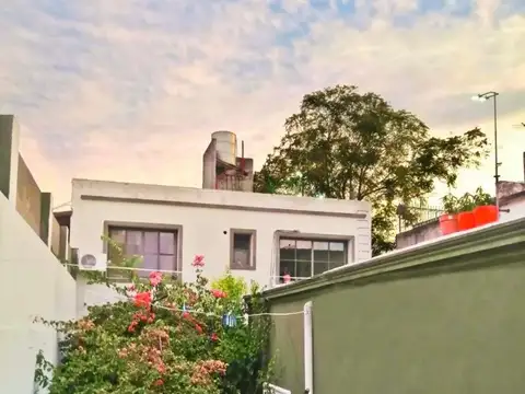 CASA C/COCHERA EN VENTA, ZONA BOEDO