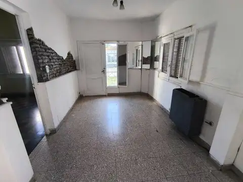 CASA EN VENTA 1 DORMITORIO CAPITAN BERMÚDEZ