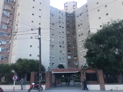 Charlone 600, Piso 7