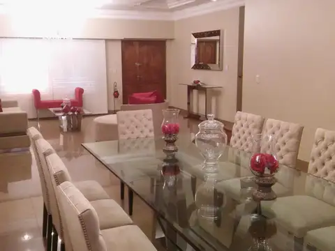 Casa 6 ambientes con 4 baños