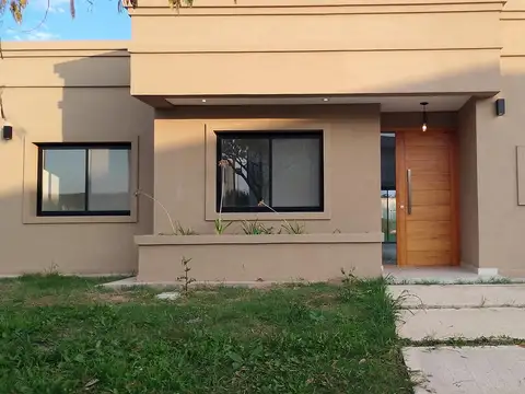 Av Honorio Pueyrredon 5500, pilar del este