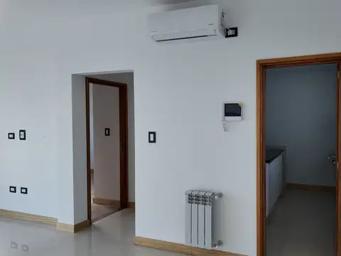 Avenida 19 800, Piso 6