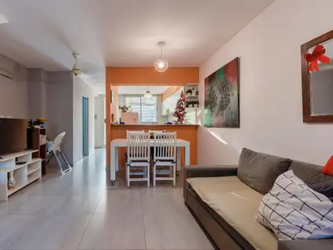 Depto Tipo Casa en Venta de 3 ambientes