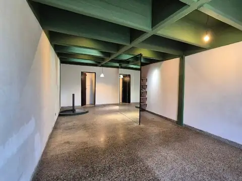 Local en Alquiler en Villa Raffo, $ 680.000