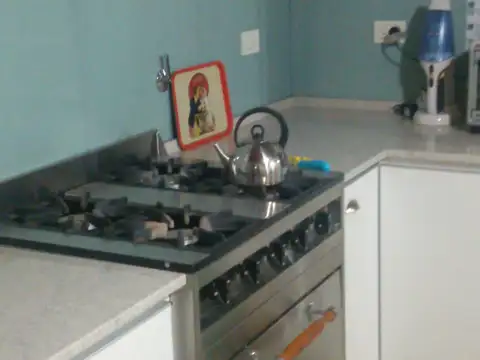 Casa 5 ambientes con 3 baños